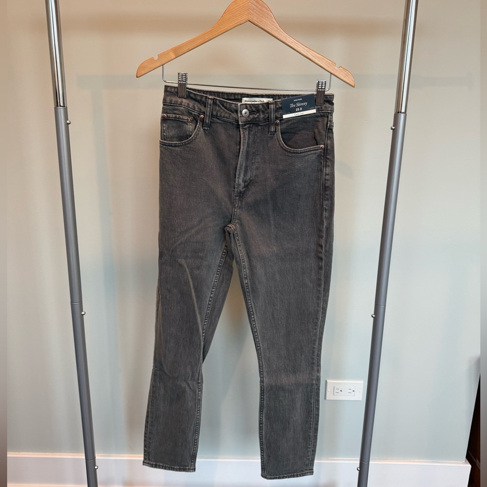 Abercrombie & Fitch The Skinny High Rise Jeans Size 25 Curve Love